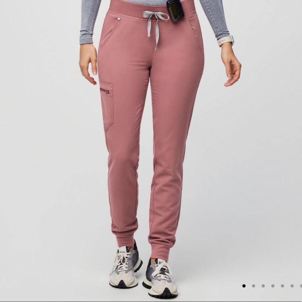 Figs Zamora jogger scrubpants limited edition in Mauve size: Medium peti…